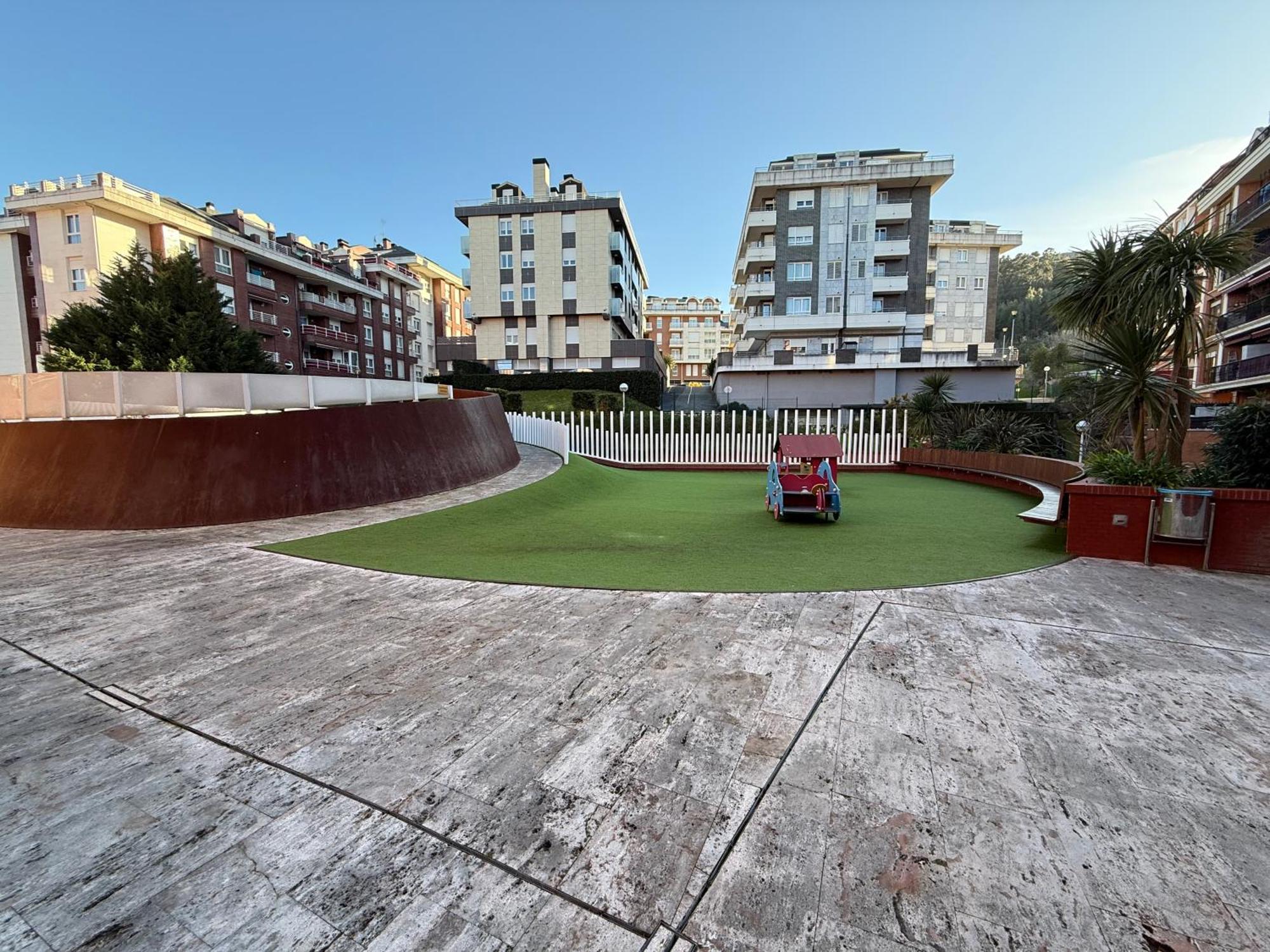 Castro Holidays - Centrico Piscina Urbanizacion Garaje Gratis Castro Urdiales Luaran gambar