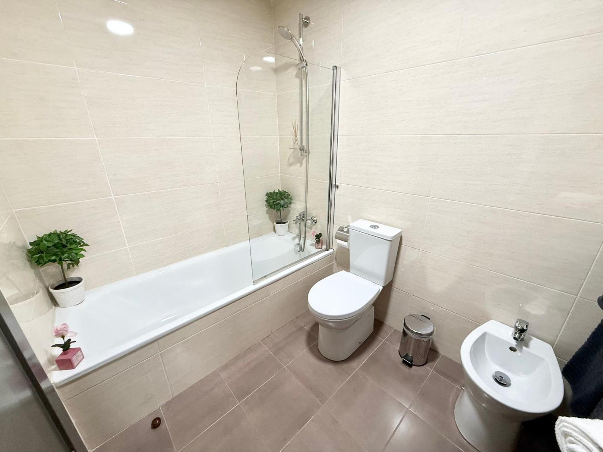 Castro Holidays - Centrico Piscina Urbanizacion Garaje Gratis Castro Urdiales Luaran gambar